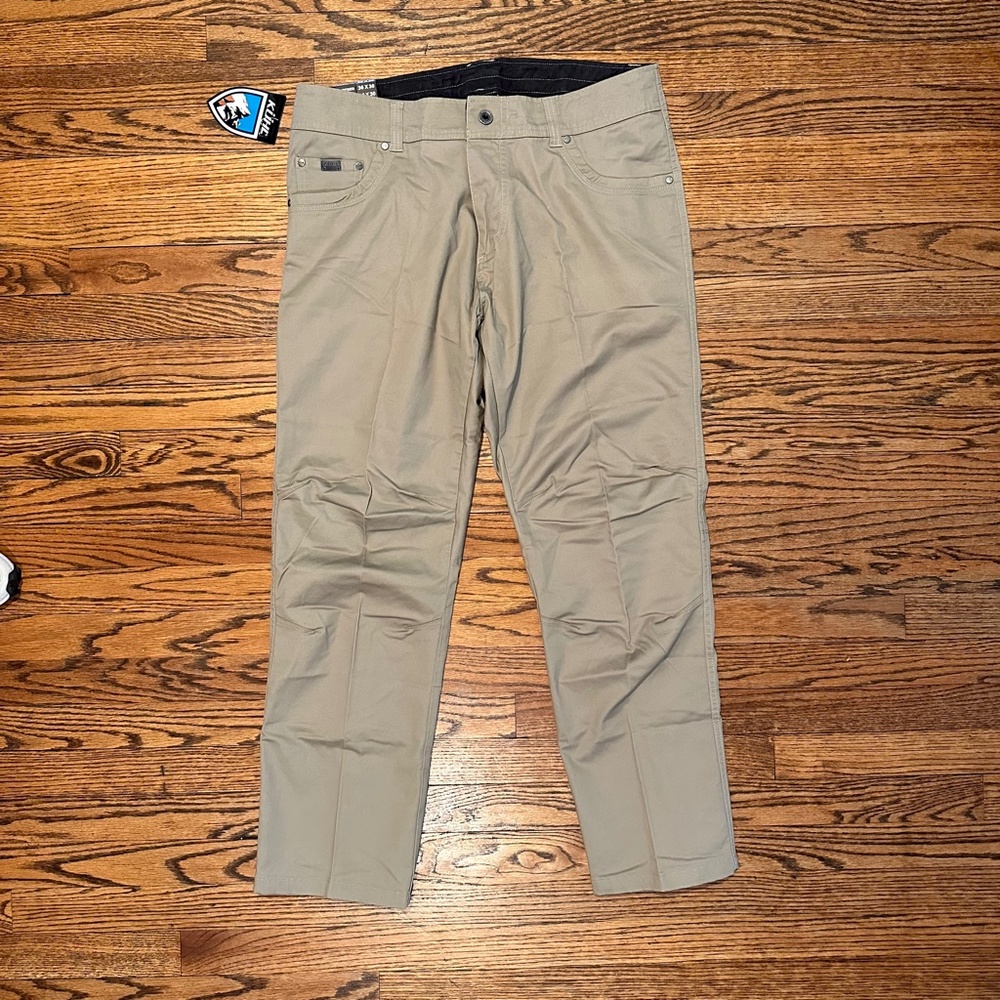 KUHL Defyr, tan, NWT, Size 36x30